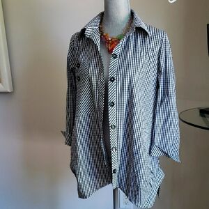 IC by Connie K Black and White Boxy Button Down Shirt with Notched Collar